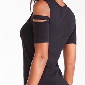 FABLETICS “dove” style workout top